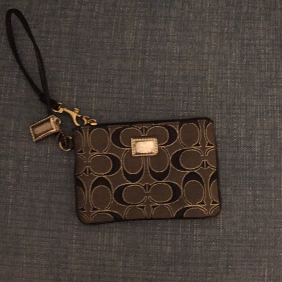 Coach Handbags - Coach wristlet